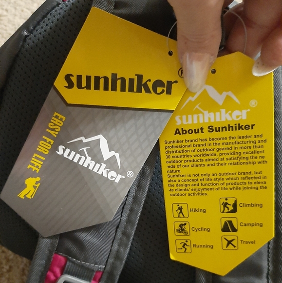 Hiking backpack - Picture 3 of 4